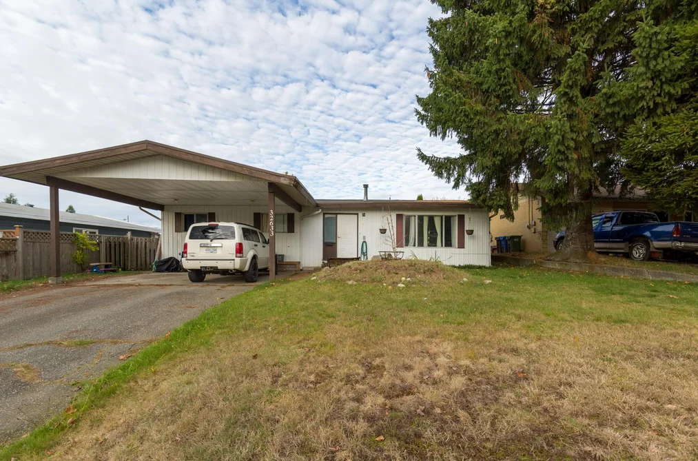 32633 MARSHALL ROAD, Abbotsford BC V2S 4N6, Abbotsford BC — Residential for Sale - Photo 2