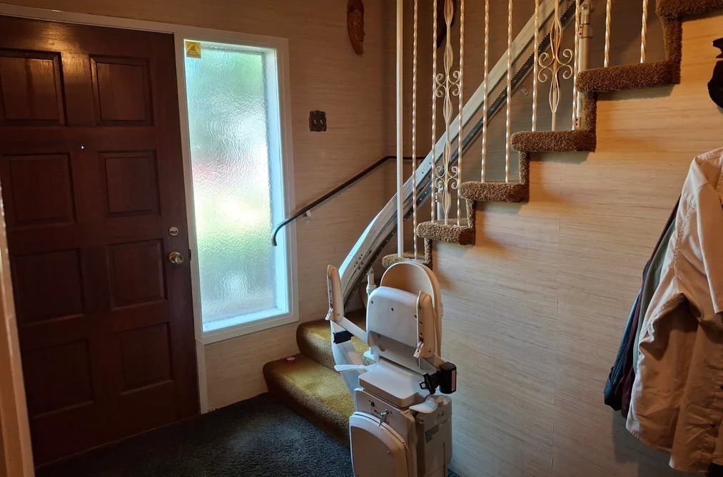 32678 BEVAN AVENUE, Abbotsford BC V2T 1G6, Abbotsford BC — Residential for Sale - Photo 2