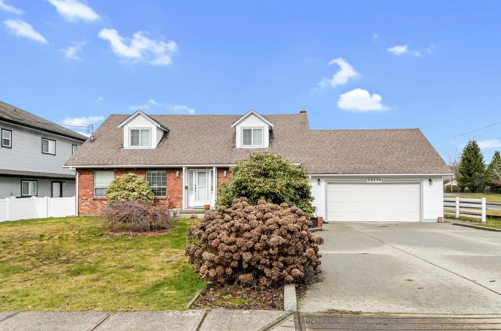 House for sale at 32699 Cherry Avenue Mission British Columbia - MLS: R3093998