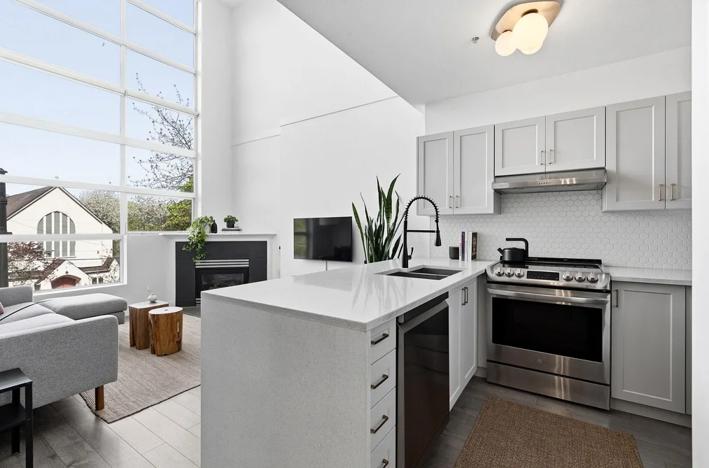 Condo for sale at 327 418 E Broadway Vancouver British Columbia - MLS: R3127405