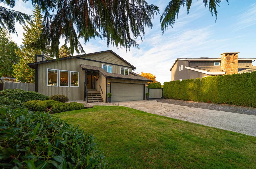 327 Mount Royal Crt, Port Moody, BC - MLS: R3176061