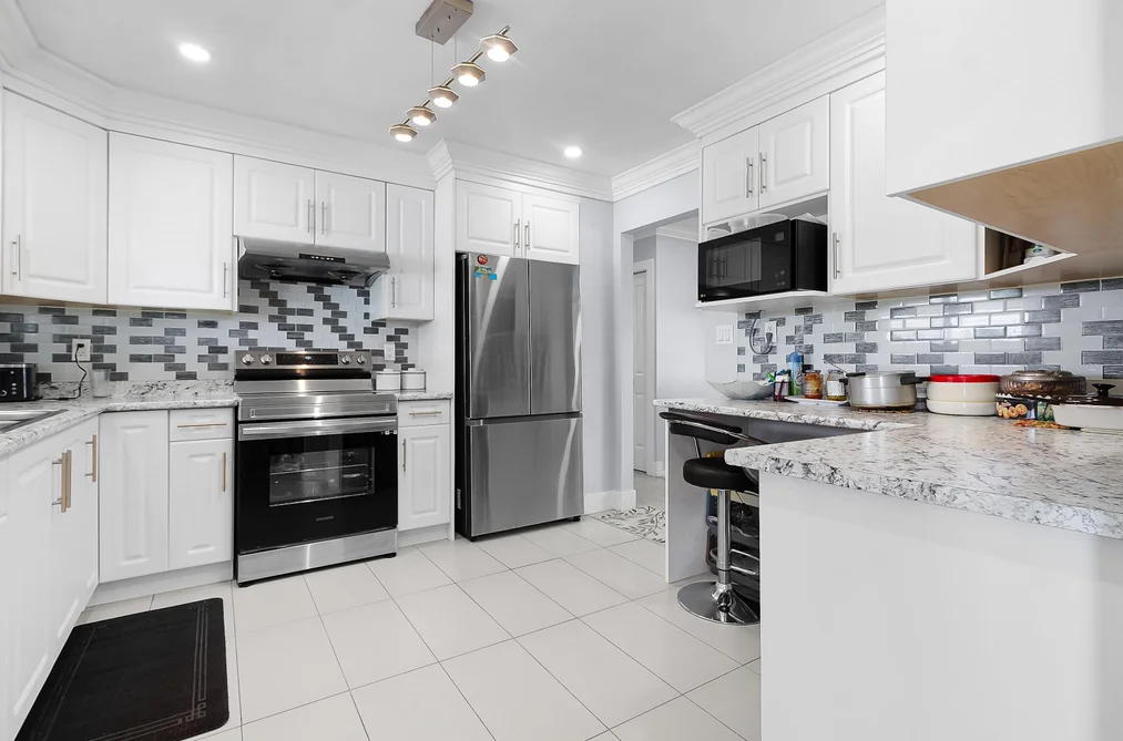 32745 OKANAGAN DRIVE, Abbotsford BC V2T 4Z4, Abbotsford BC — Residential for Sale — Photo 12 of 40