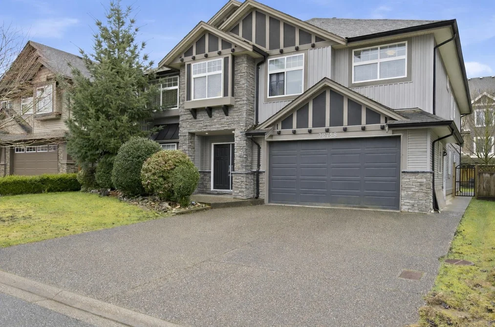 House for sale at 32758 Lightbody Street Mission British Columbia - MLS: R3099076