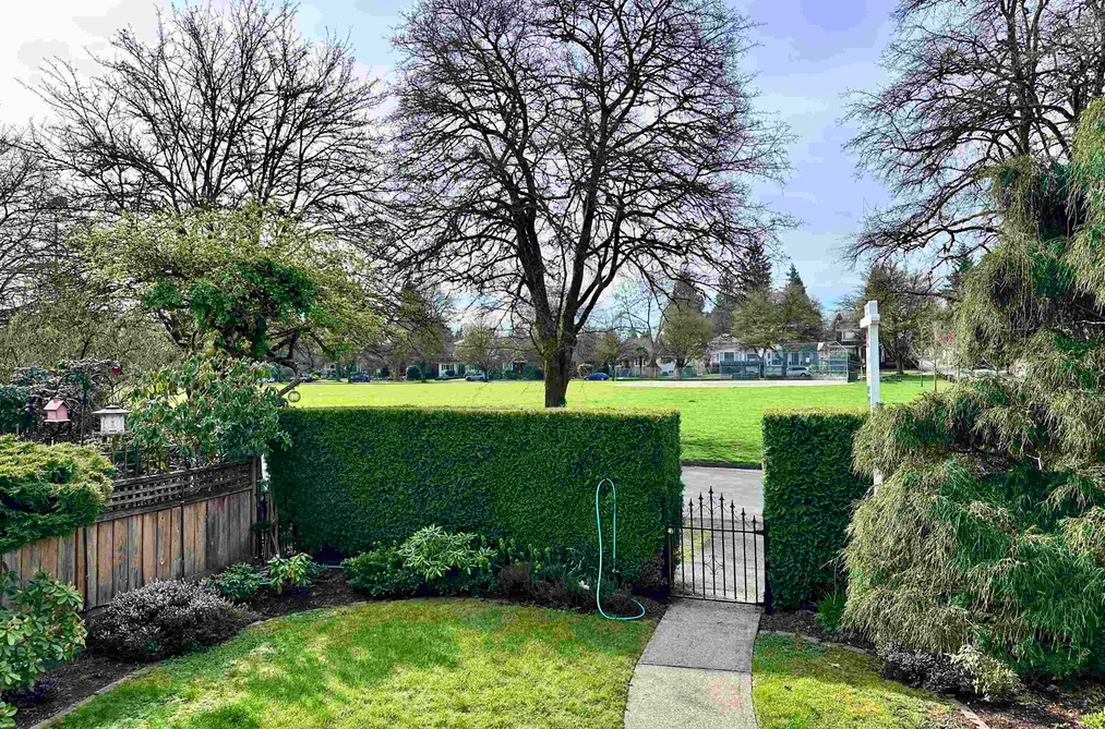 3281 W 30TH AVENUE, Vancouver BC V6L 1Z5, Vancouver BC — Residential for Sale - Photo 2