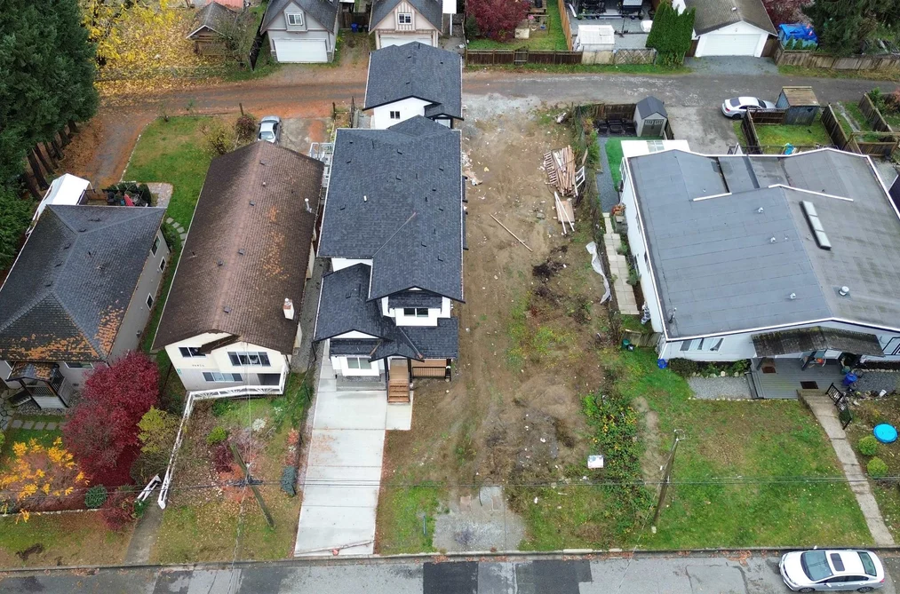 32862 3RD AVENUE, Mission BC V2V 1N1, Mission BC — Residential for Sale - Photo 2