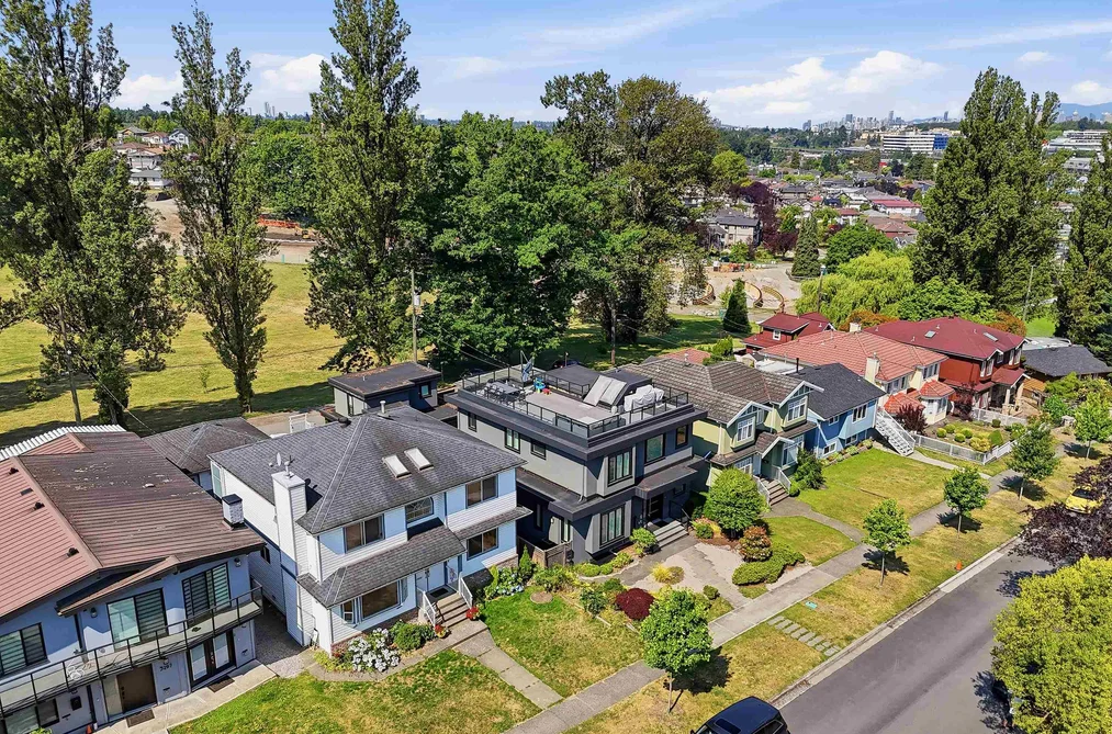 3287 MATAPAN CRESCENT, Vancouver, BC — Residential for Sale - Photo 2