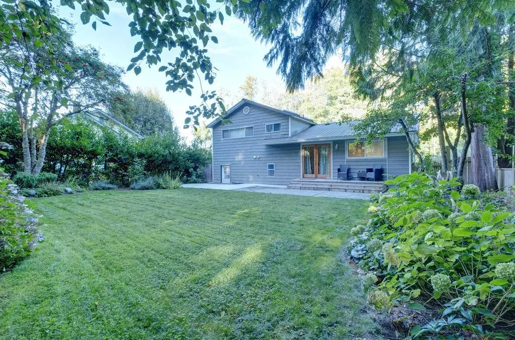 329 BURNS ROAD, Gibsons BC V0N 1V8, Gibsons BC — Residential for Sale - Photo 4
