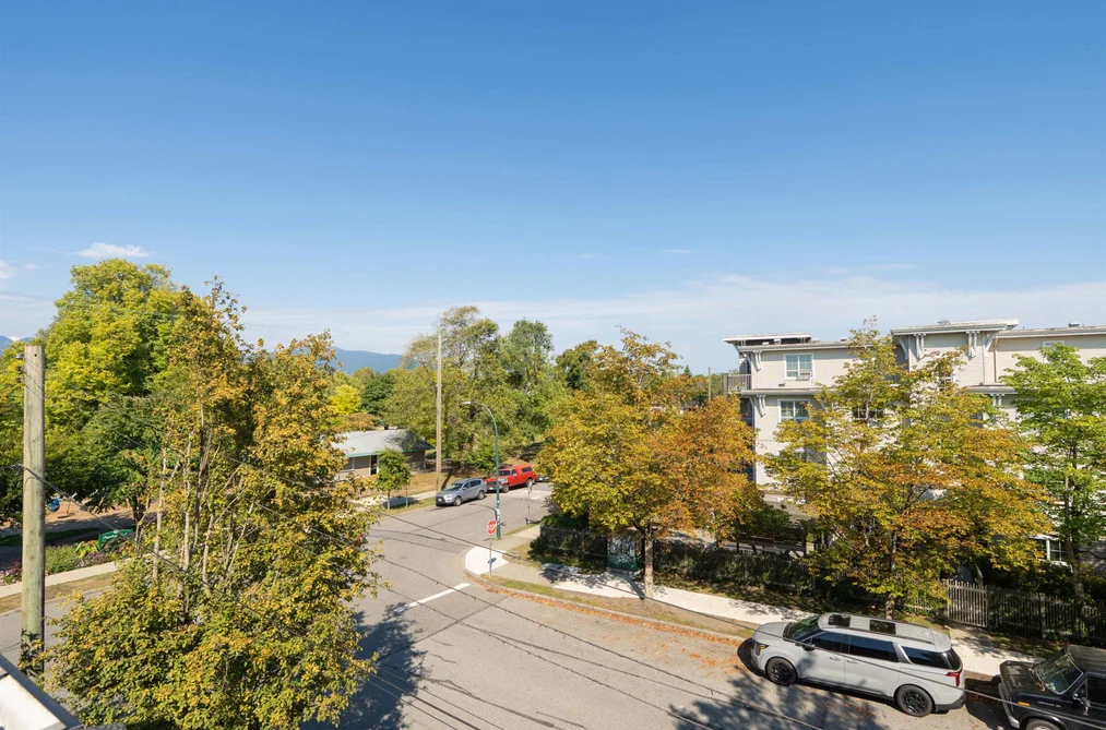 329 Garden Drive, Vancouver, BC - Townhouse for Sale - Photo 13 of 28 329 Garden Drive, Vancouver, BC - Townhouse for Sale - Photo 13 of 28