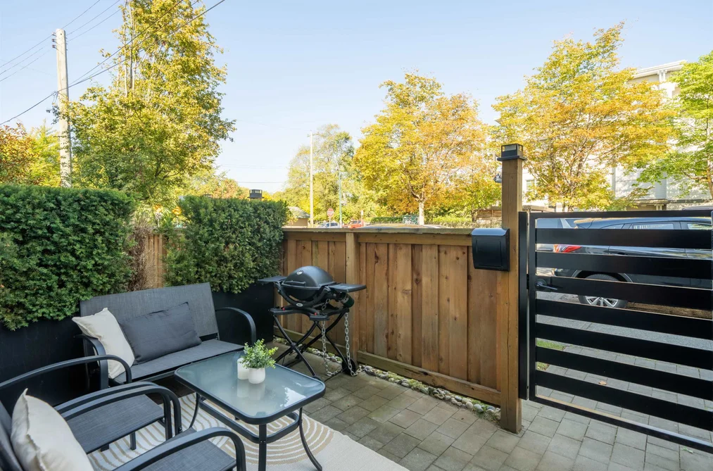 329 Garden Drive, Vancouver, BC - Townhouse for Sale - Photo 8 of 28 329 Garden Drive, Vancouver, BC - Townhouse for Sale - Photo 8 of 28