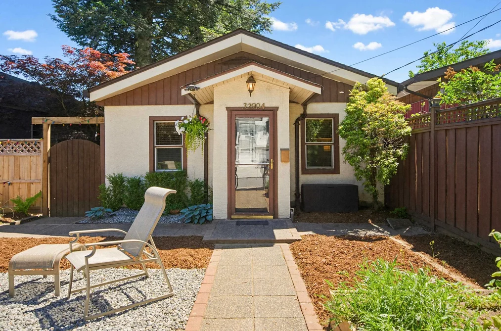 32904 3 AVENUE, Mission BC V2V 1N3, Mission BC — Residential for Sale - Photo 2