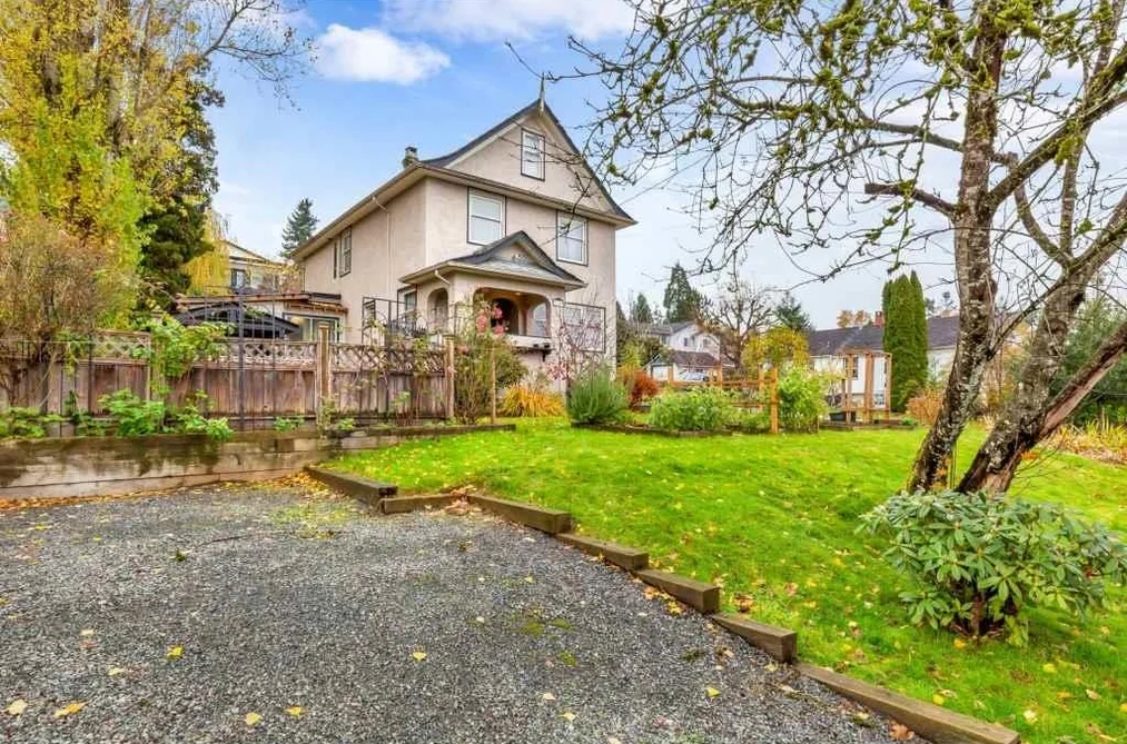 32945 3 AVENUE, Mission BC V2V 1N2, Mission BC — Residential for Sale - Photo 3