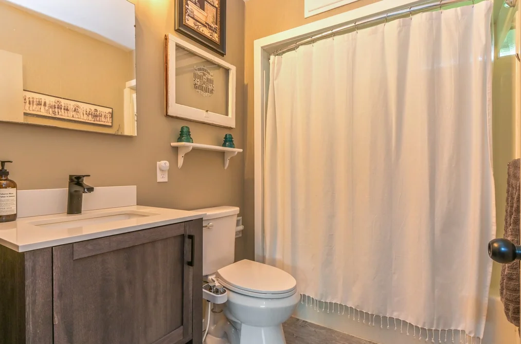 32955 DEWDNEY TRUNK ROAD, Mission BC V2V 6X6, Mission BC — Residential for Sale — Photo 20 of 39