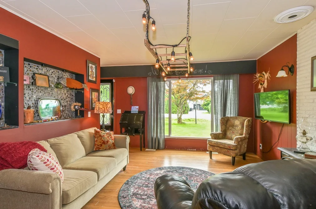32955 DEWDNEY TRUNK ROAD, Mission BC V2V 6X6, Mission BC — Residential for Sale — Photo 4 of 39