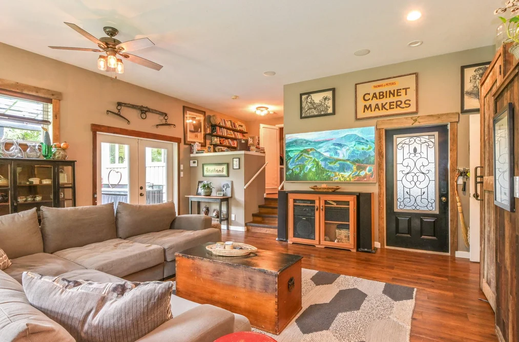 32955 DEWDNEY TRUNK ROAD, Mission BC V2V 6X6, Mission BC — Residential for Sale — Photo 6 of 39
