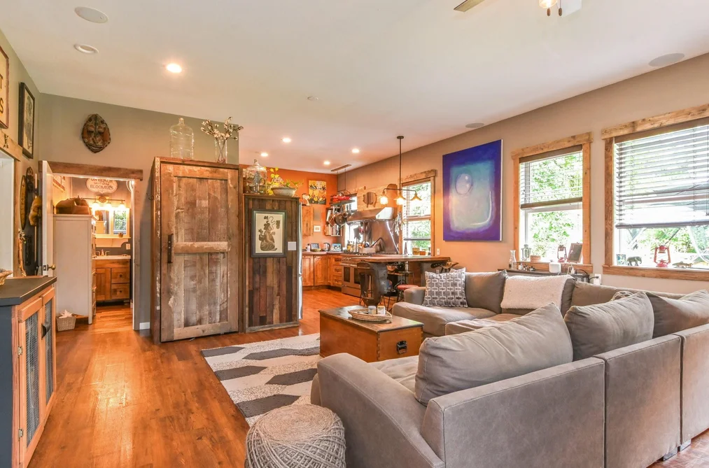 32955 DEWDNEY TRUNK ROAD, Mission BC V2V 6X6, Mission BC — Residential for Sale — Photo 8 of 39