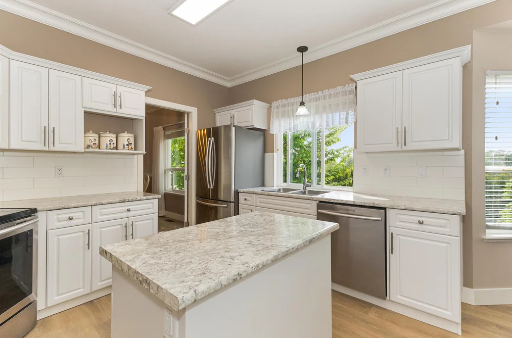 3297 MCKINLEY DRIVE, Abbotsford BC V2S 8M8, Abbotsford BC — Residential for Sale - Photo 2