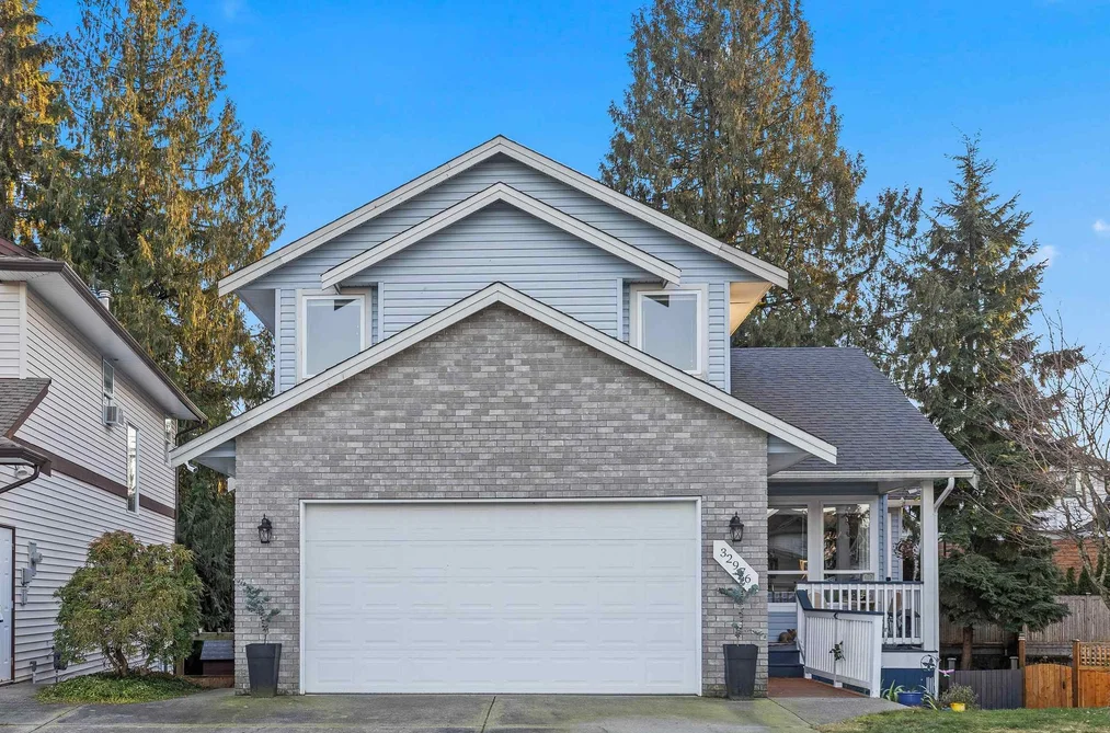 House for sale at 32976 Hawthorne Avenue Mission British Columbia - MLS: R3111359