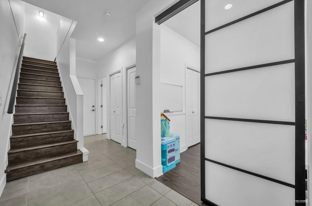 33 1299 COAST MERIDIAN ROAD, Coquitlam BC V3E 0H6, Coquitlam BC — Residential for Sale - Photo 2
