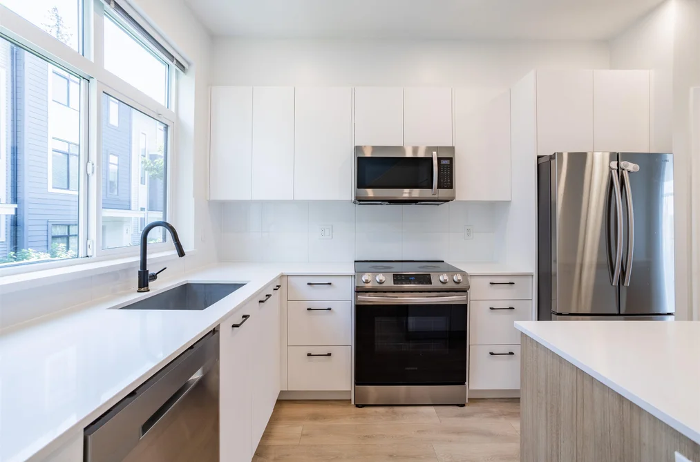 33-15235 Sitka Drive, Surrey, BC - Townhouse for Sale - Photo 3 of 30