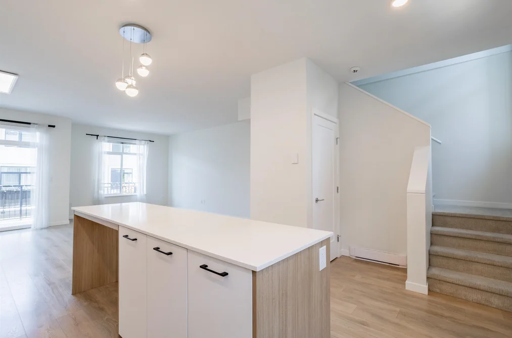 33-15235 Sitka Drive, Surrey, BC - Townhouse for Sale - Photo 6 of 30