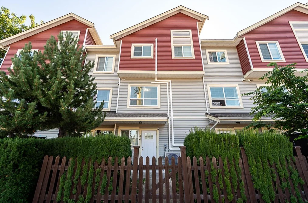 Townhouse for sale at 33 6945 185 Street Surrey British Columbia - MLS: R3147303