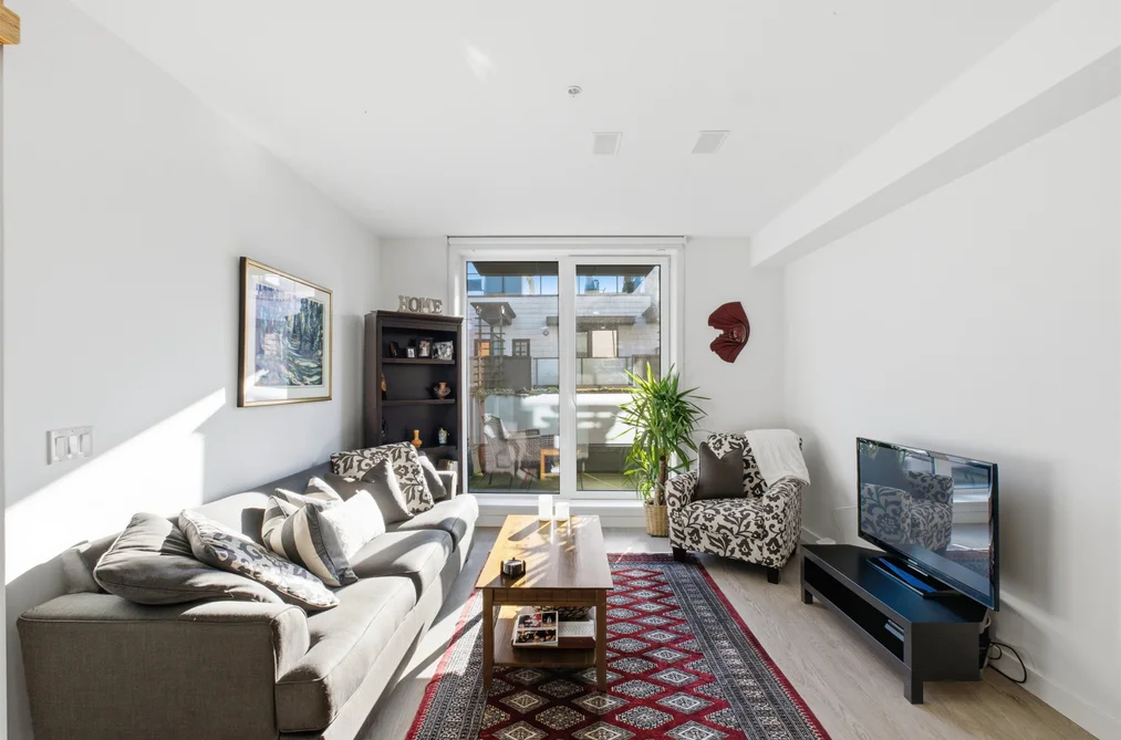 33 720 E 3RD STREET, North Vancouver BC V7L 0G7, North Vancouver BC — Residential for Sale - Photo 3