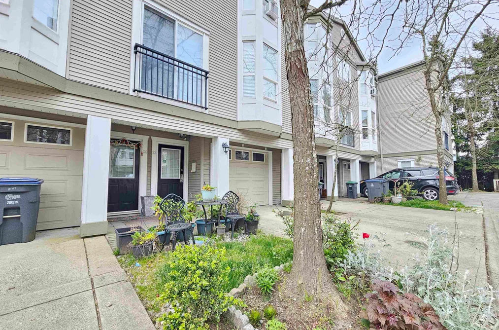 33 9559 130A STREET, Surrey BC V3V 5N9, Surrey BC — Residential for Sale - Photo 2