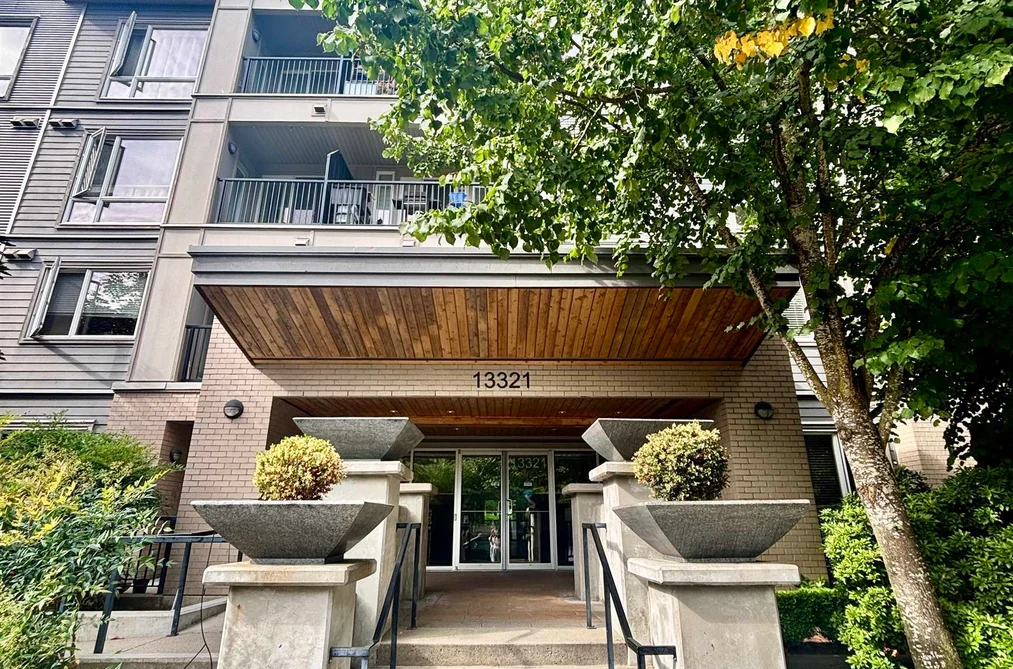 Condo for sale at 330 13321 102a Avenue Surrey British Columbia - MLS: R3151700