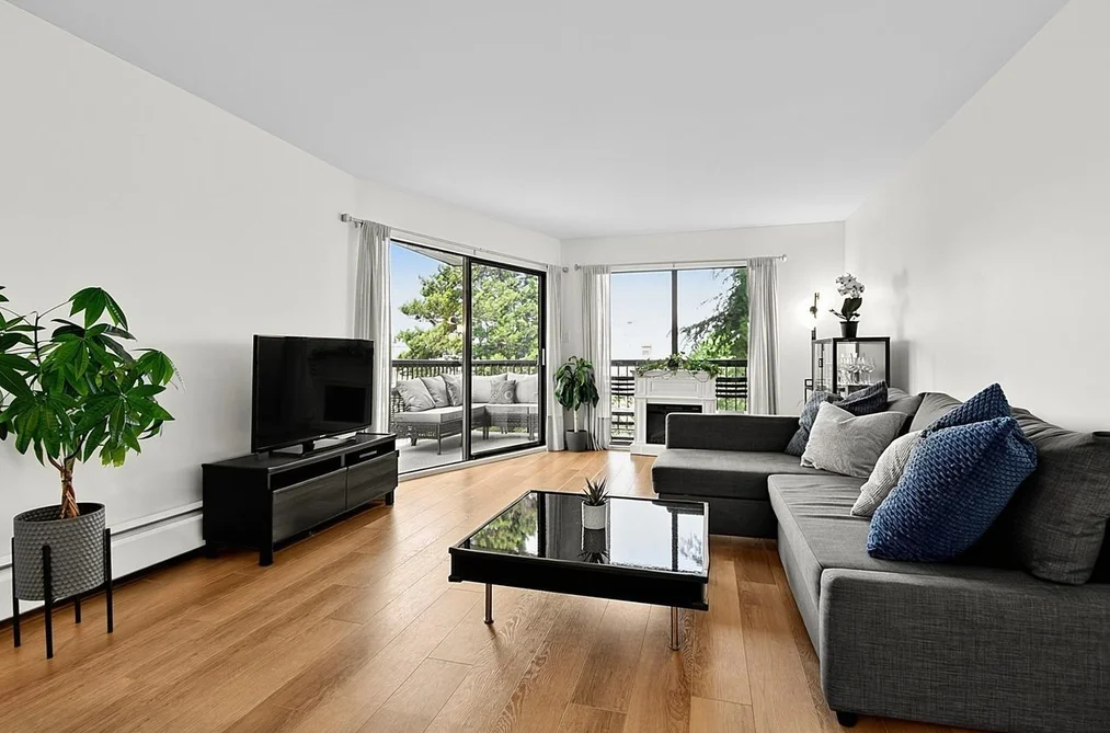 Condo for sale at 330 1844 W 7th Avenue Vancouver British Columbia - MLS: R3145224