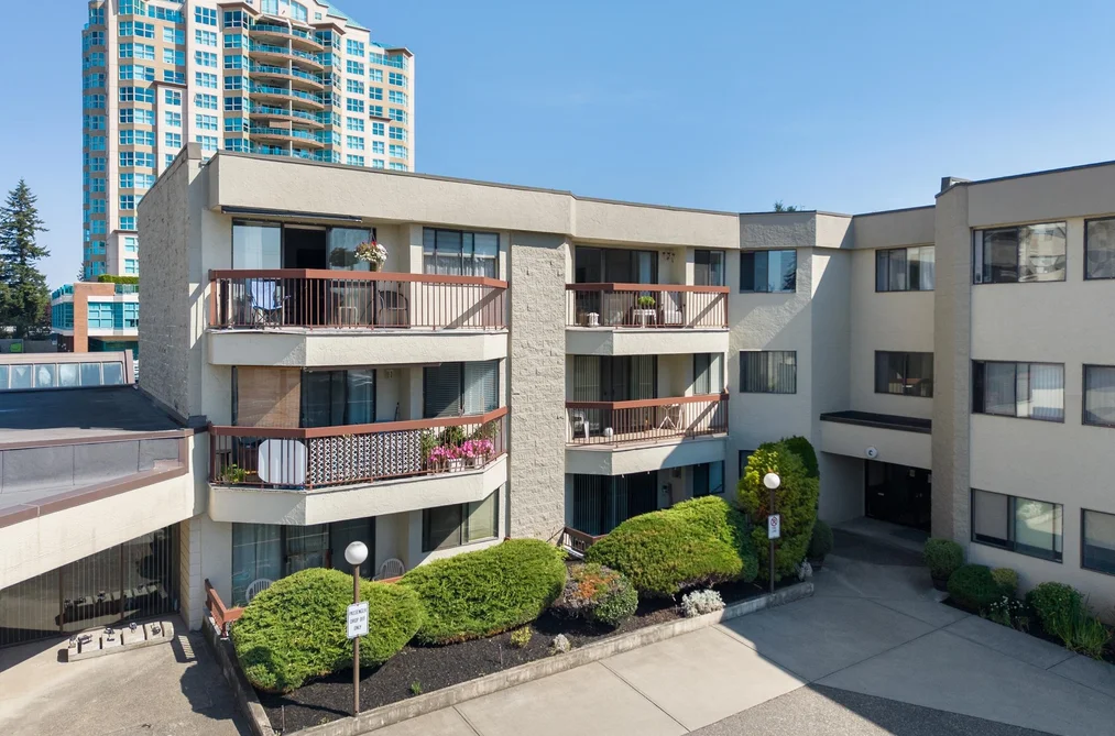 Condo for sale at 330 31955 Old Yale Road Abbotsford British Columbia - MLS: R3158720