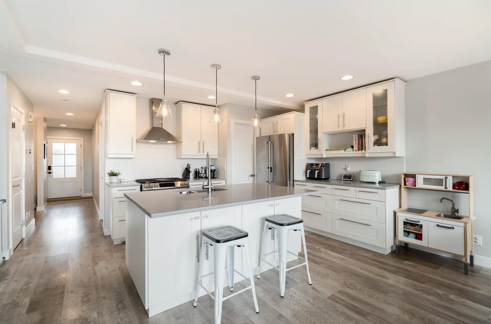 330 RICHMOND STREET, New Westminster BC V3L 4B8, New Westminster BC — Residential for Sale - Photo 2