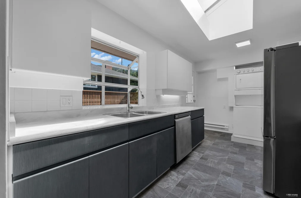 330 W BRAEMAR ROAD, North Vancouver BC V7N 2T5, North Vancouver BC — Residential for Sale — Photo 11 of 25