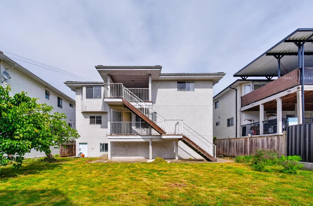 330 WOOD STREET, New Westminster BC V3M 6P4, New Westminster BC — Residential for Sale - Photo 2