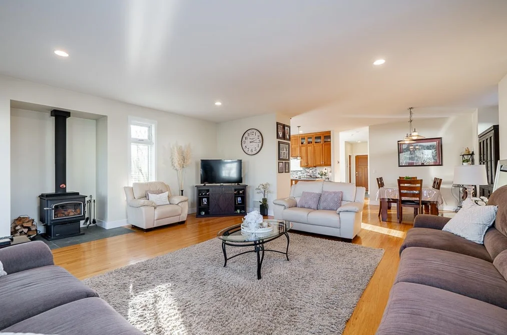 3302 168 STREET, Surrey BC V3Z 1E4, Surrey BC — Residential for Sale - Photo 2