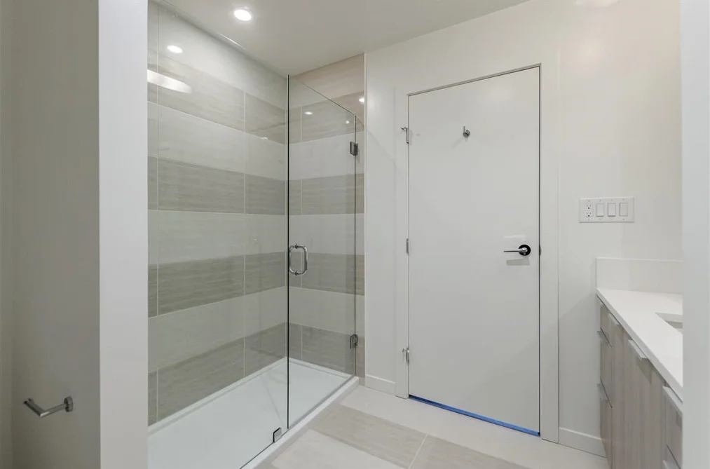 3303 13308 CENTRAL AVENUE, Surrey BC V3T 0M4, Surrey BC — Residential for Sale — Photo 13 of 21