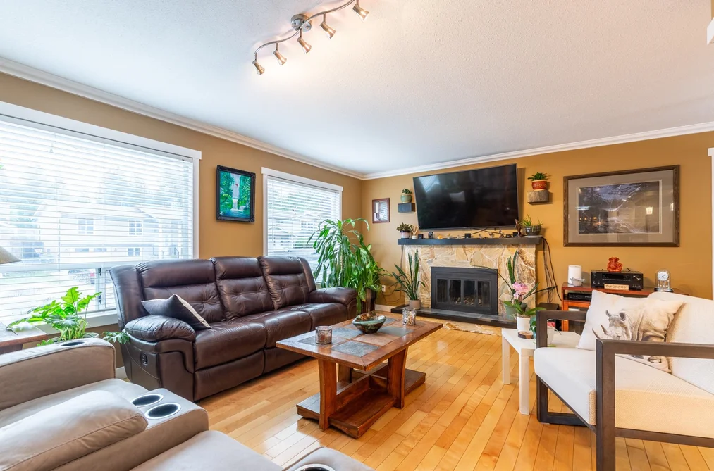 33039 MALAHAT PLACE, Abbotsford, BC — Residential for Sale — Photo 5 of 40