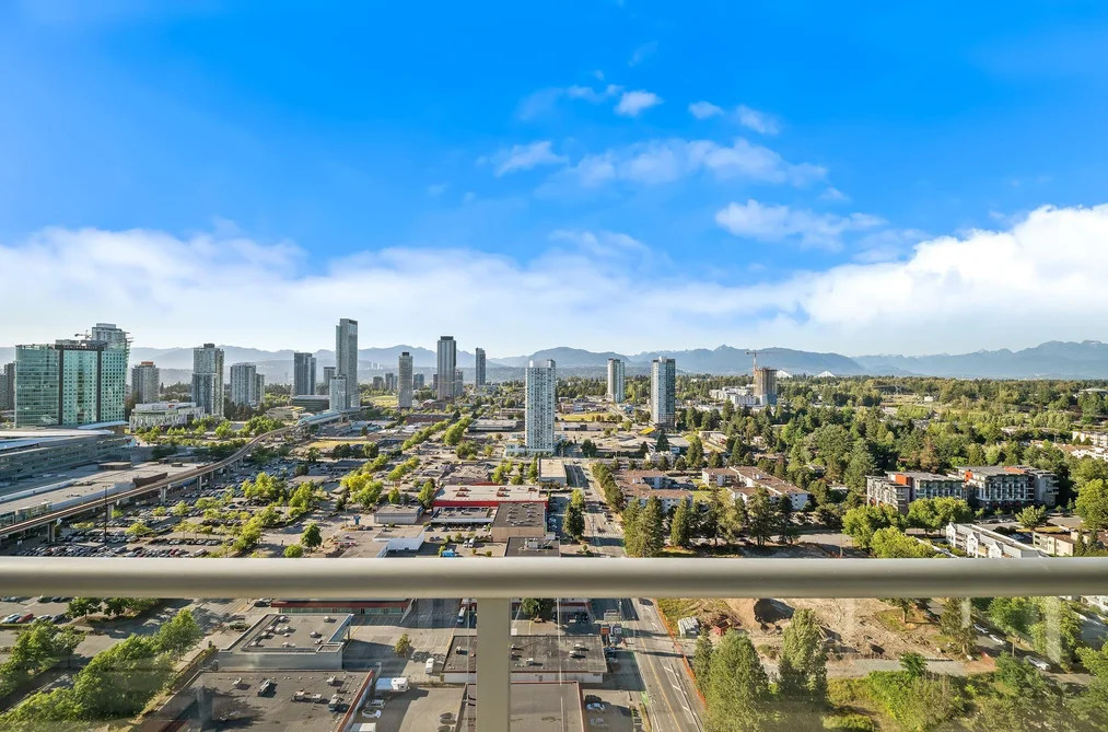 Condo for sale at 3305 13688 100 Avenue Surrey British Columbia - MLS: R3141078