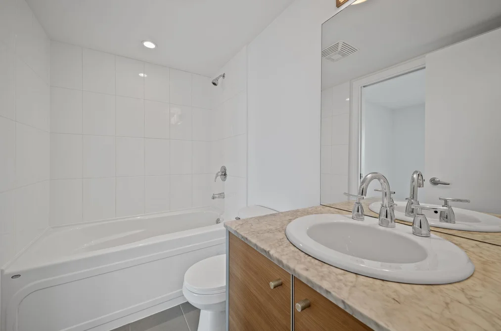 3305 13688 100 AVENUE, Surrey BC V3T 0G5, Surrey BC — Residential for Sale — Photo 18 of 40