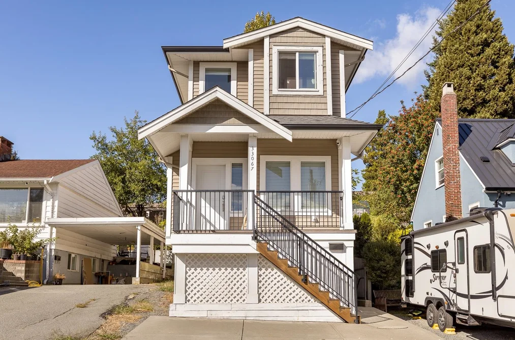 House for sale at 33067 6th Avenue Mission British Columbia - MLS: R3148437