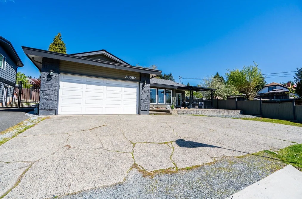 33097 14TH AVENUE, Mission BC V2V 2P4, Mission BC — Residential for Sale - Photo 2