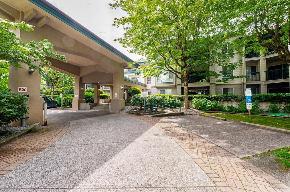 Condo for sale at 331 19528 Fraser Highway Surrey British Columbia - MLS: R3133884