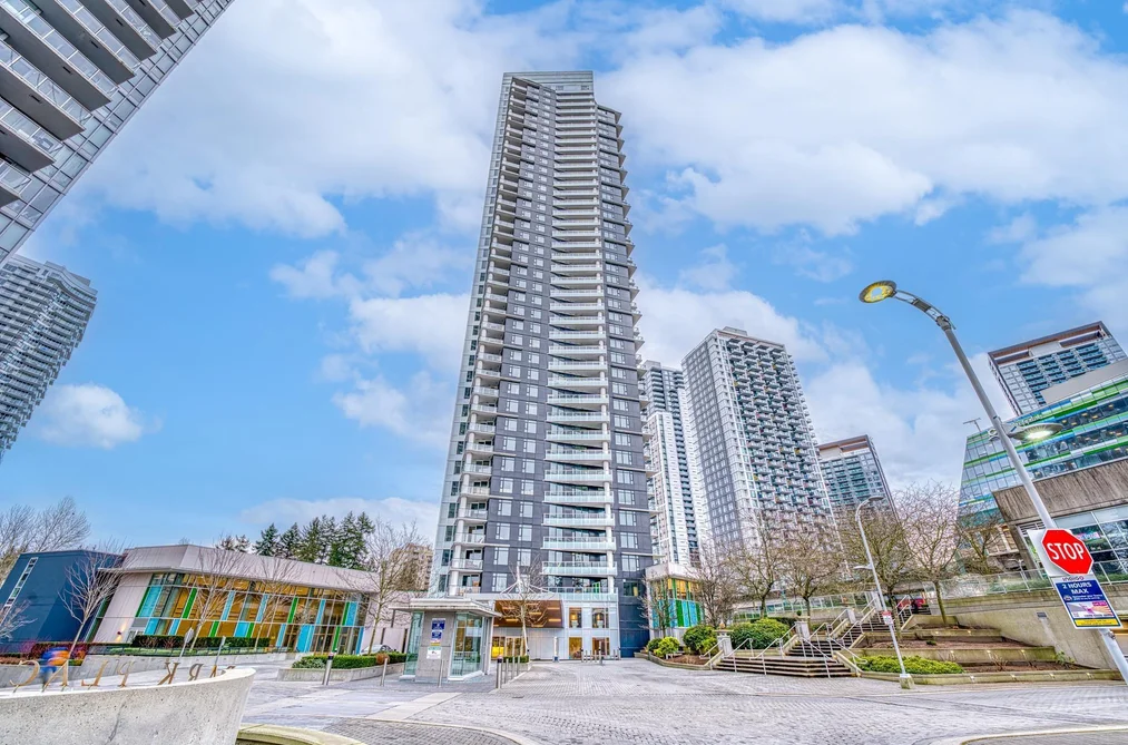 Condo for sale at 3310 9887 Whalley Boulevard Surrey British Columbia - MLS: R3151531