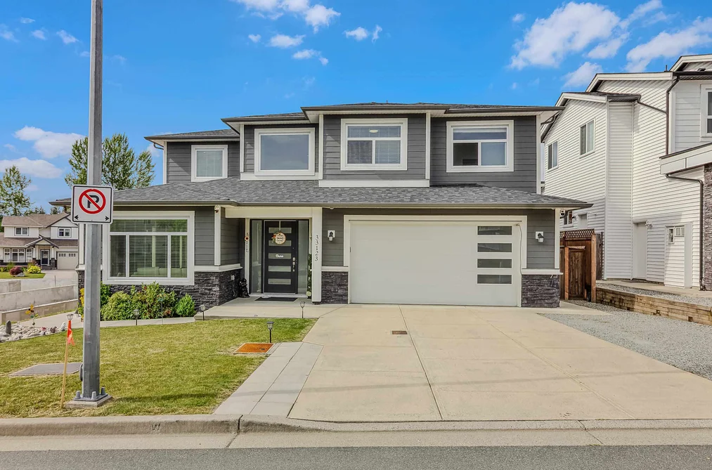 House for sale at 33123 Benedict Boulevard Mission British Columbia - MLS: R3083148