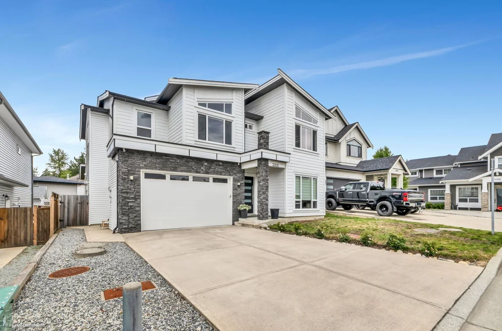 House for sale at 33131 Benedict Boulevard Mission British Columbia - MLS: R3138706