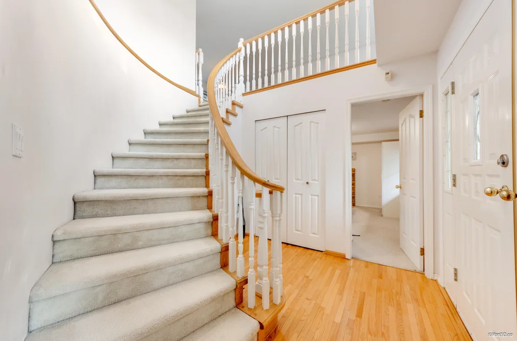 3315 EL CASA COURT, Coquitlam BC V3E 2P9, Coquitlam BC — Residential for Sale - Photo 2