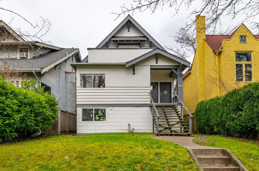 House for sale at 3315 W 6th Avenue Vancouver British Columbia - MLS: R3109769