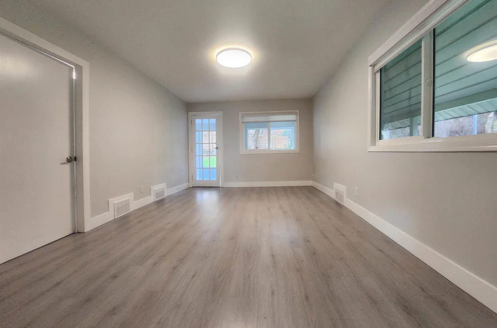 33186 3RD AVENUE, Mission BC V2V 1N9, Mission BC — Residential for Sale - Photo 4