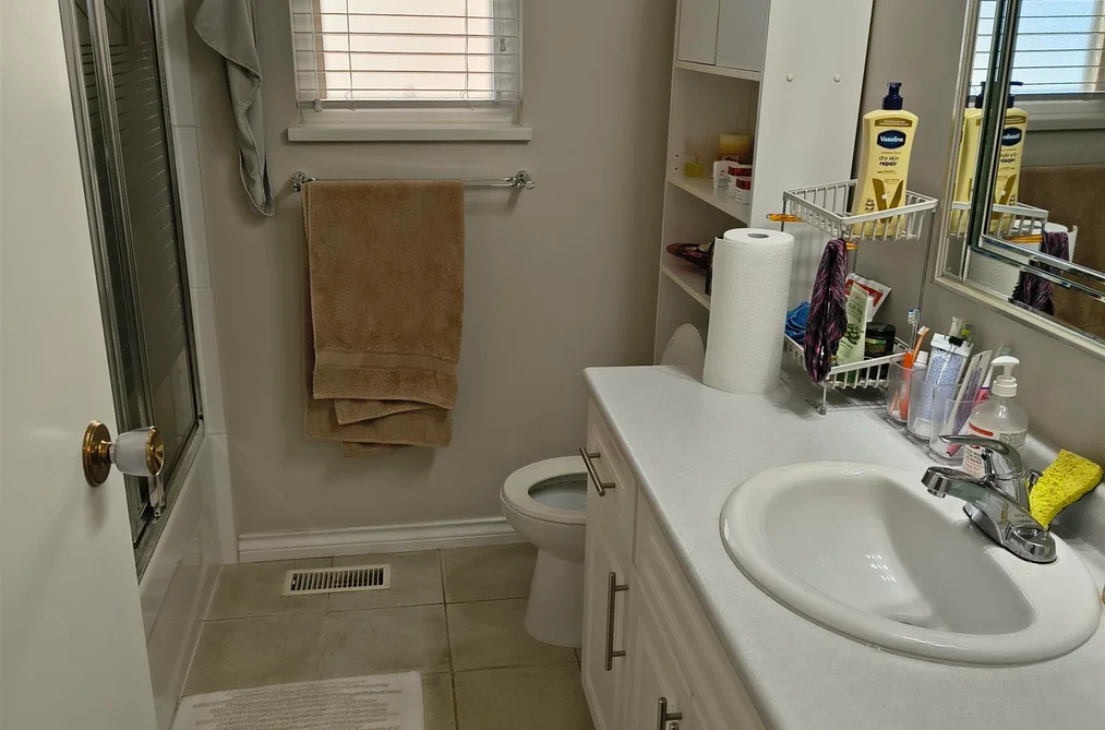 332 AVALON DRIVE, Port Moody, BC — Residential for Sale — Photo 10 of 19