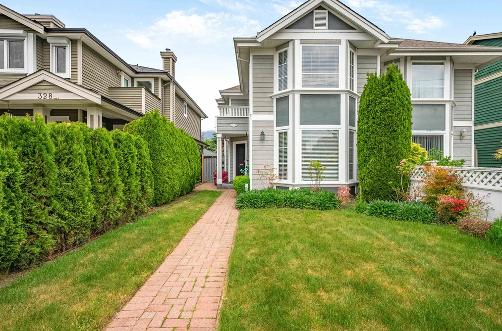 Half Duplex for sale at 332 E 12th Street North Vancouver British Columbia - MLS: R3125174
