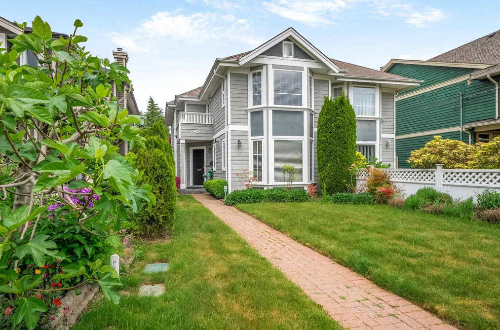 332 E 12TH STREET, North Vancouver BC V7L 2J9, North Vancouver BC — Residential for Sale - Photo 2